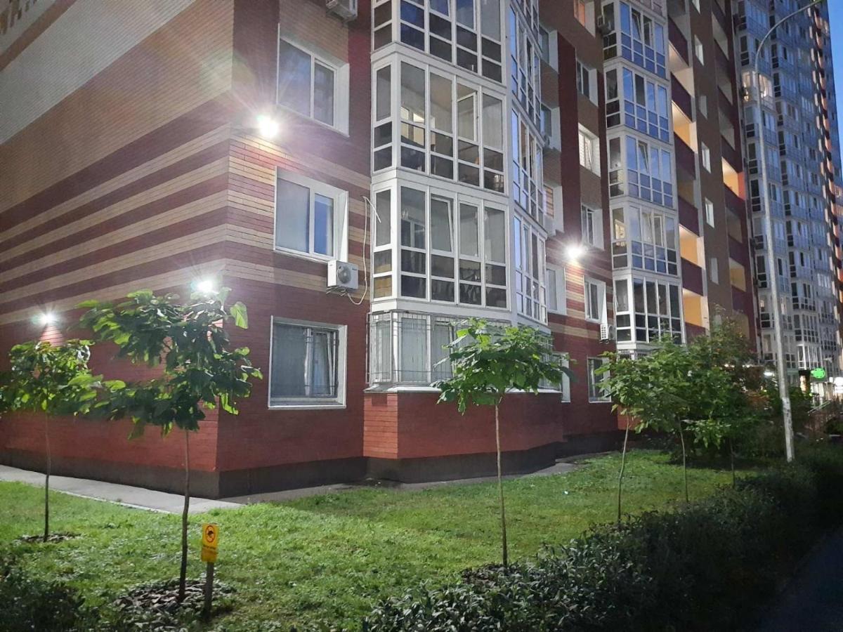 Студия На Бориса Гмыри 12Б Apartment Kyiv Exterior photo